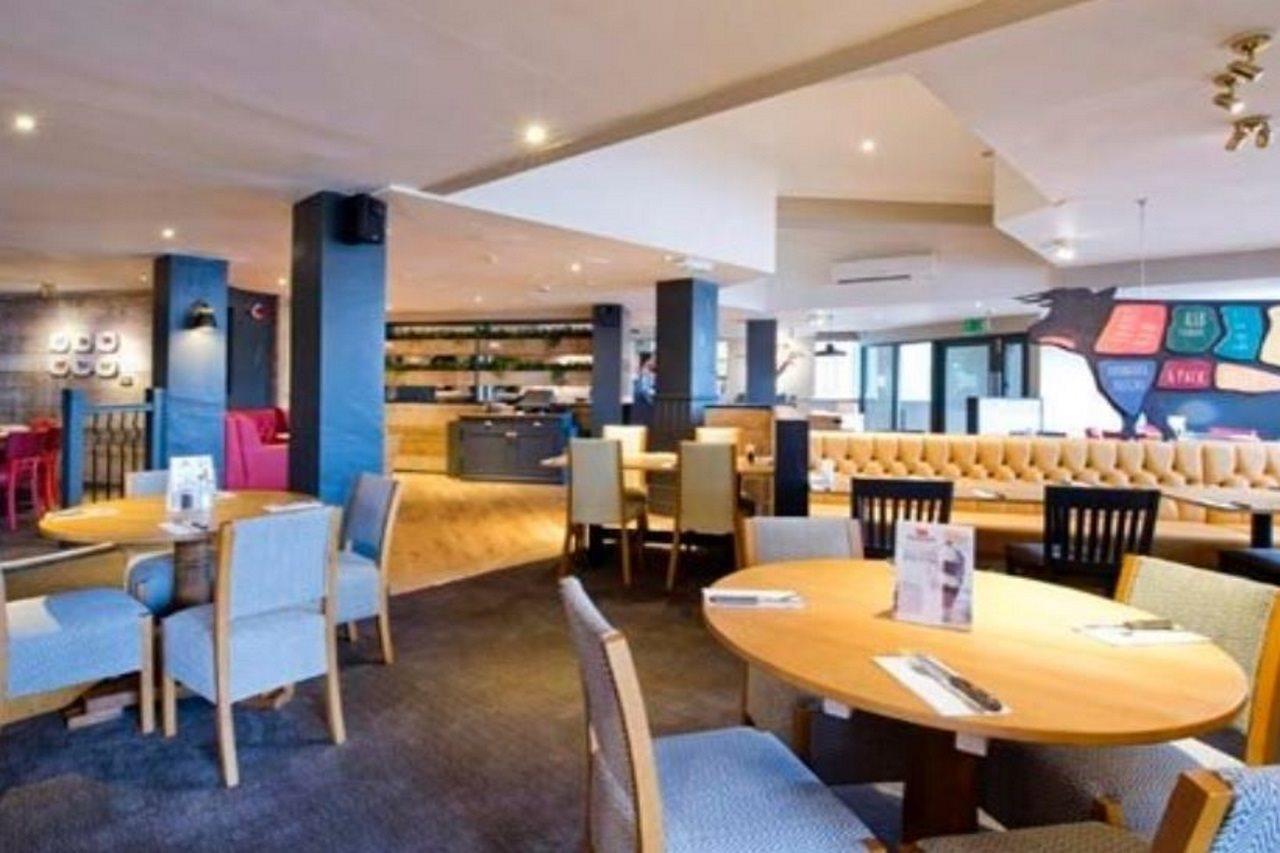 Premier Inn Manchester Airport Ringway Exterior foto