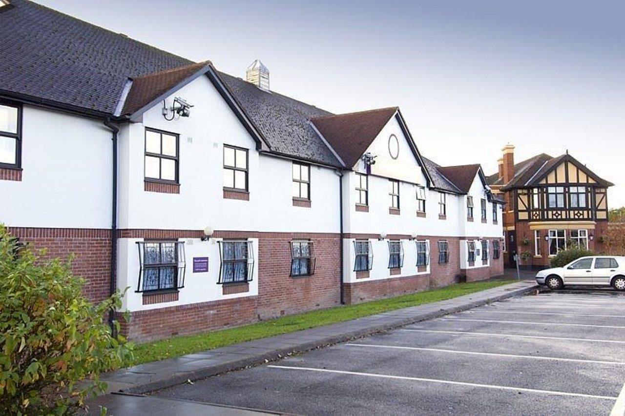 Premier Inn Manchester Airport Ringway Exterior foto