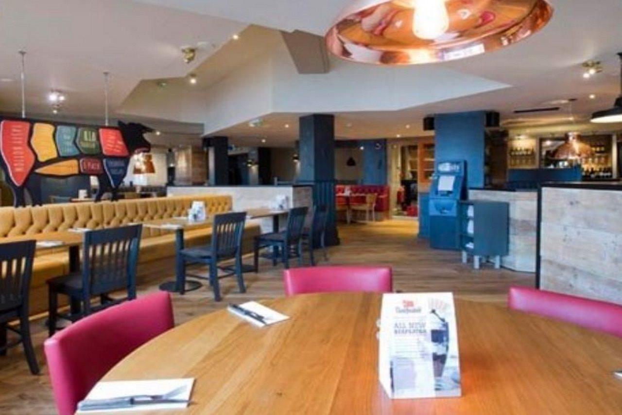 Premier Inn Manchester Airport Ringway Exterior foto